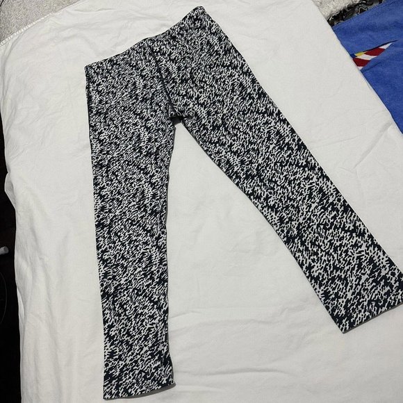 Nike Dri Fit Black & White Patterned Athletic Workout Pants / Yoga Leggings Sz S - Picture 9 of 10